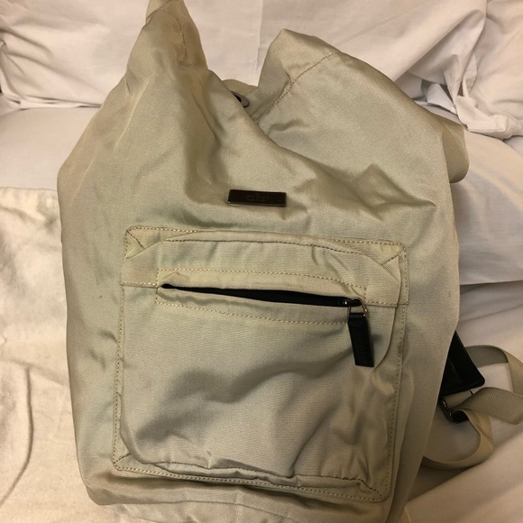 - Authentic Gucci Backpack canvas nylon leather beige and black - Picture 9 of 16
